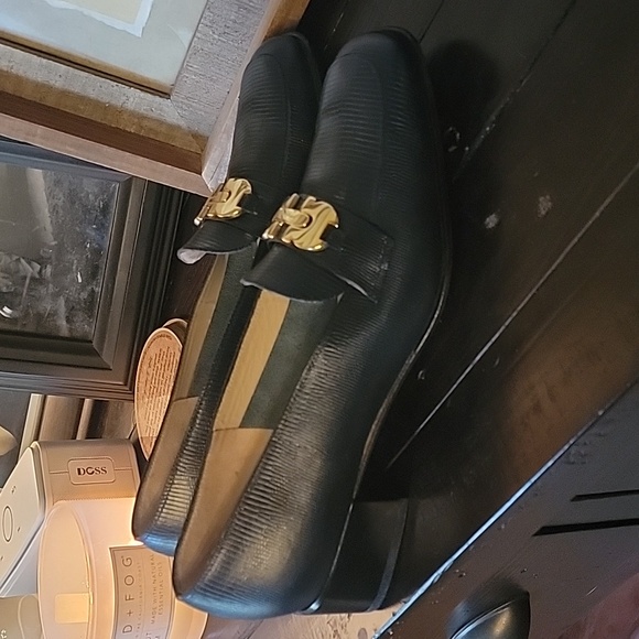 Salvatore Ferragamo Navy Loafers in 9 B - Picture 7 of 7